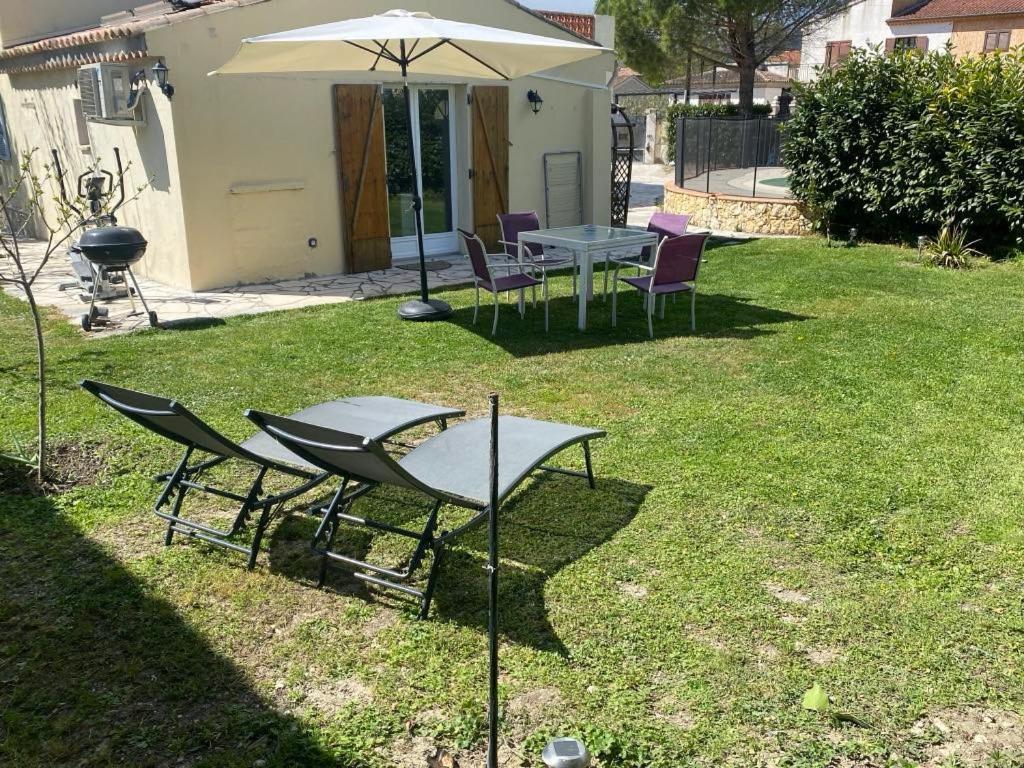 Studio Climatise Avec Piscine Et Jardin Villeneuve-Loubet Exterior photo